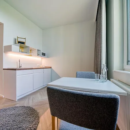 Vienna House Easy By Wyndham Szálloda 3*