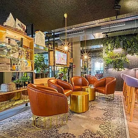 Отель Vienna House Easy By Wyndham